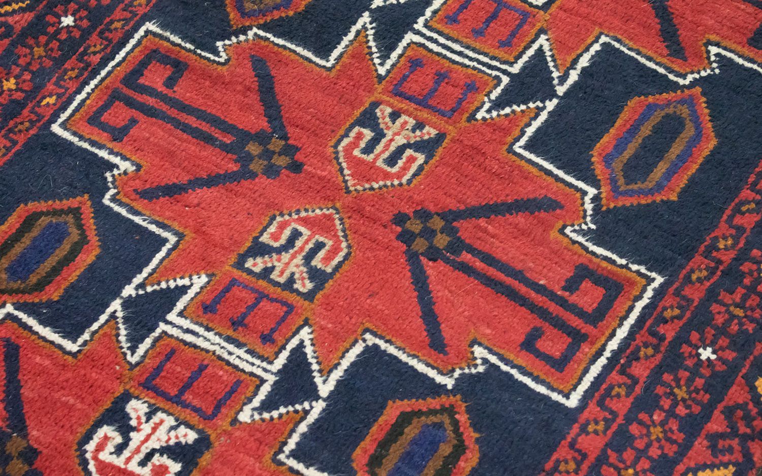 Alfombra Belutsch - 122 x 77 cm - rojo