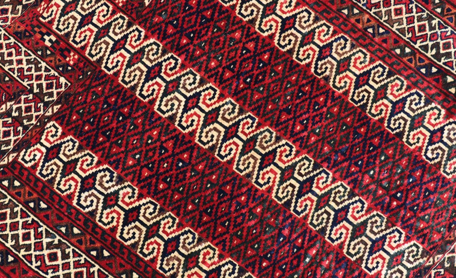 Alfombra Belutsch - 116 x 95 cm - rojo oscuro