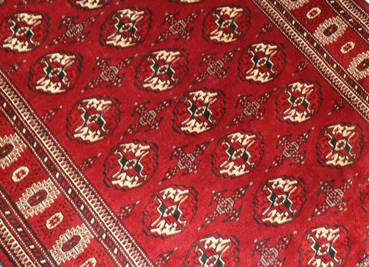 Alfombra Turkaman - 182 x 137 cm - rojo oscuro